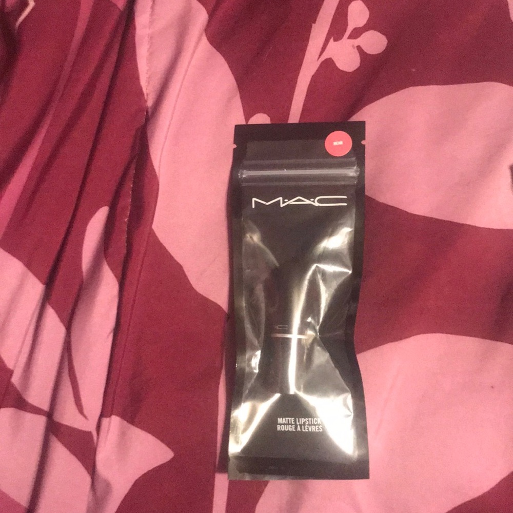 MAC MATTE LIPSTICK mehr
